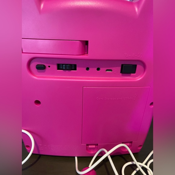 Trolls World Tour 2 Bluetooth MP3 Karaoke Machine Player Portable w/ Light Show - Picture 4 of 11